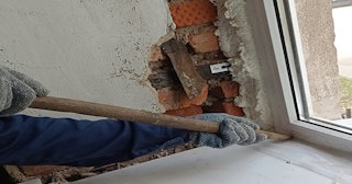 Демонтаж оконных откосов по выгодной цене от 530 руб. в Гудермесе - Сварной-Гдр